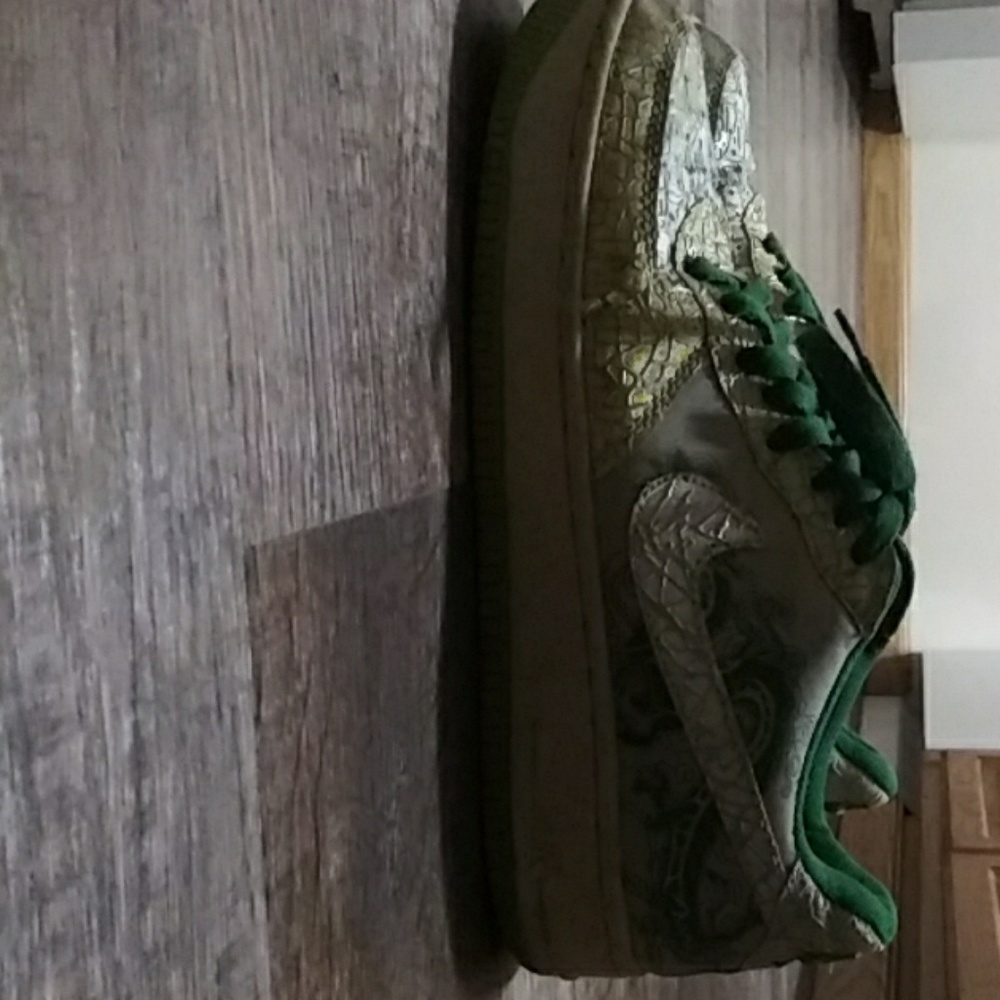 Shoes - Picture 2 of 5